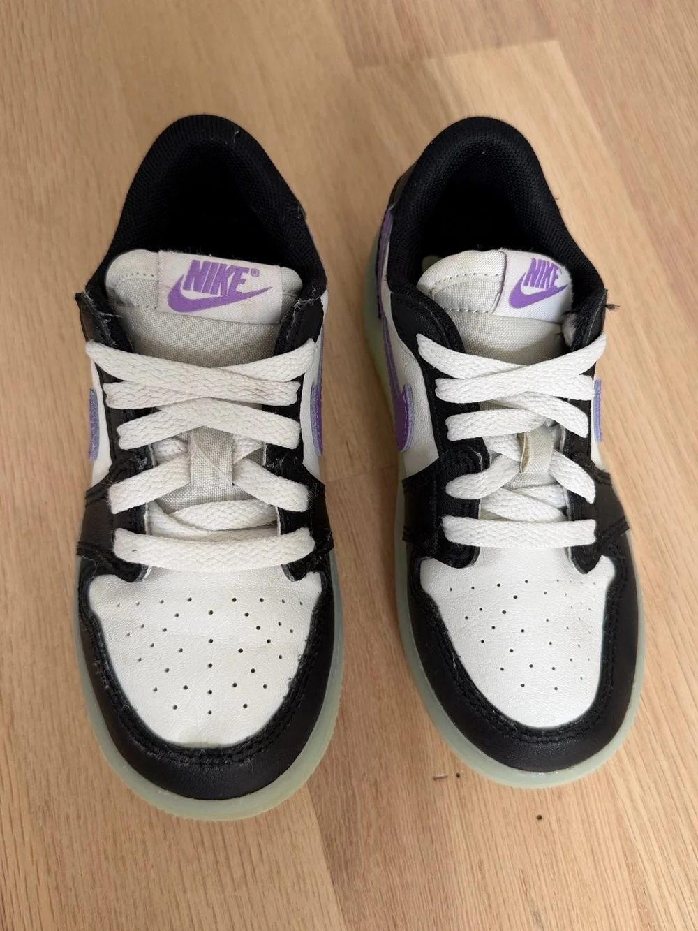 9c Kids Air Jordan 1 Retro Low OG Black Raspberry - LIKE NEW (Retails $65)